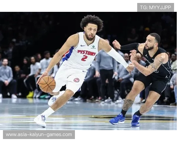 球星被要求在传球训练中融入虚晃动作，提高创造性传球成功率